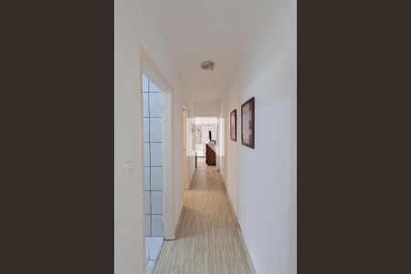 Casa à venda com 135m², 4 quartos e 2 vagas Casa à venda com 135m², 4 quartos e 2 vagasCorredor