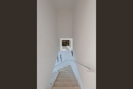 Casa à venda com 135m², 4 quartos e 2 vagas Casa à venda com 135m², 4 quartos e 2 vagasCorredor