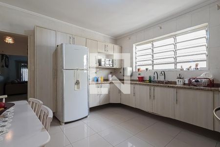 Casa à venda com 135m², 4 quartos e 2 vagas Casa à venda com 135m², 4 quartos e 2 vagasCozinha