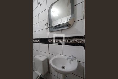 Banheiro de casa para alugar com 1 quarto, 45m² em Parque Cisper, São Paulo