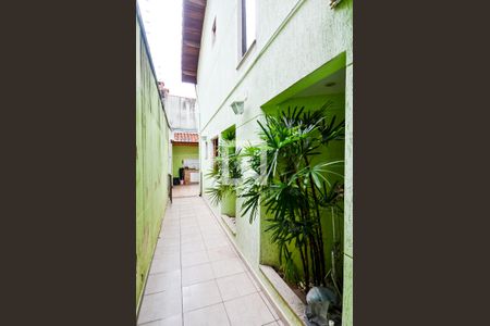 Casa à venda com 330m², 4 quartos e 3 vagasCorredor Lateral 