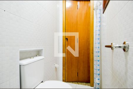 Casa à venda com 330m², 4 quartos e 3 vagasBanheiro da Suíte 1