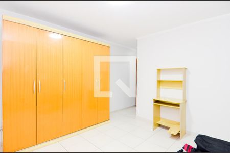 Casa à venda com 330m², 4 quartos e 3 vagasSuíte 2