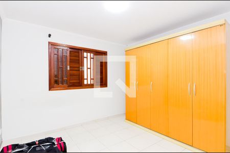 Casa à venda com 330m², 4 quartos e 3 vagasSuíte 2