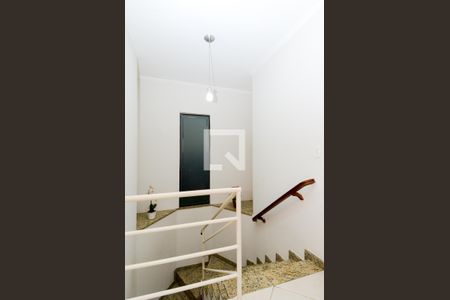 Casa à venda com 330m², 4 quartos e 3 vagasEscada Quartos/Sala