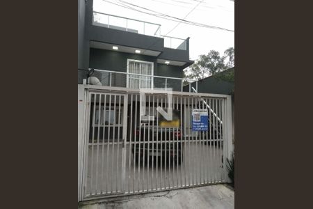 Casa à venda com 300m², 3 quartos e 3 vagas Casa à venda com 300m², 3 quartos e 3 vagasFachada