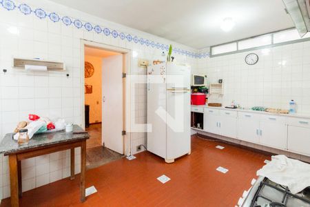 Casa à venda com 420m², 4 quartos e 8 vagas Casa à venda com 420m², 4 quartos e 8 vagasCozinha