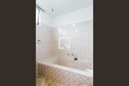 Casa à venda com 420m², 4 quartos e 8 vagas Casa à venda com 420m², 4 quartos e 8 vagasQuarto 1 - banheiro