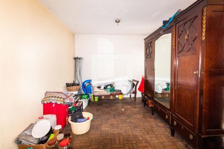 Casa à venda com 420m², 4 quartos e 8 vagas Casa à venda com 420m², 4 quartos e 8 vagasÁrea de serviço - quarto