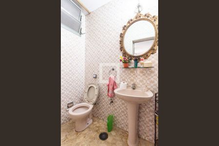 Casa à venda com 420m², 4 quartos e 8 vagas Casa à venda com 420m², 4 quartos e 8 vagasLavabo 2