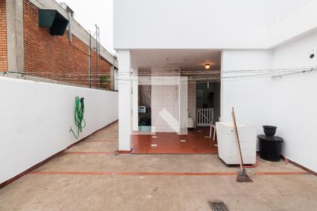 Casa à venda com 420m², 4 quartos e 8 vagas Casa à venda com 420m², 4 quartos e 8 vagasÁrea de serviço - quintal