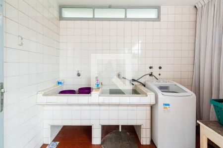 Casa à venda com 420m², 4 quartos e 8 vagas Casa à venda com 420m², 4 quartos e 8 vagasÁrea de serviço