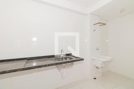 Sala e Cozinha de casa de condomínio à venda com 2 quartos, 40m² em Vila Isolina Mazzei, São Paulo