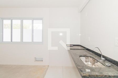 Sala e Cozinha de casa de condomínio à venda com 2 quartos, 40m² em Vila Isolina Mazzei, São Paulo