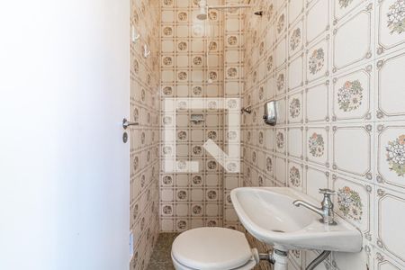 Apartamento para alugar com 174m², 4 quartos e 2 vagas Apartamento para alugar com 174m², 4 quartos e 2 vagasBanheiro de Serviço