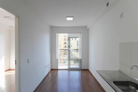 Sala/Cozinha de apartamento à venda com 1 quarto, 28m² em Vila Tolstoi, São Paulo
