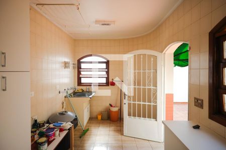 Casa para alugar com 260m², 3 quartos e 5 vagasÁrea de Serviço