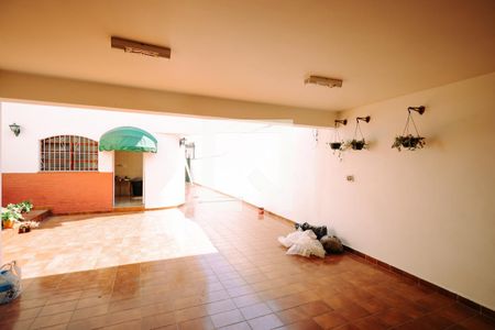 Casa para alugar com 260m², 3 quartos e 5 vagasQuintal