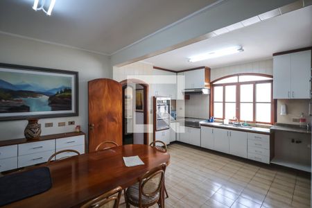 Casa para alugar com 260m², 3 quartos e 5 vagasCozinha