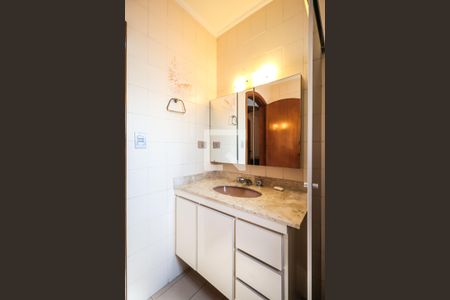 Casa para alugar com 260m², 3 quartos e 5 vagasBanheiro 2