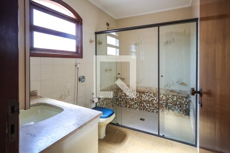 Casa para alugar com 260m², 3 quartos e 5 vagasBanheiro
