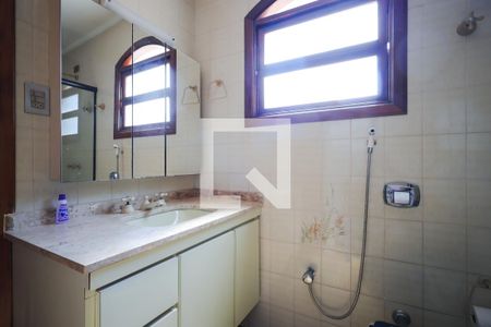Casa para alugar com 260m², 3 quartos e 5 vagasBanheiro