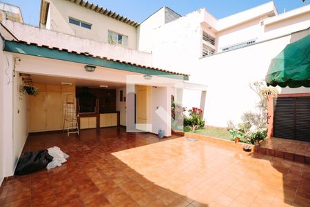 Casa para alugar com 260m², 3 quartos e 5 vagasQuintal