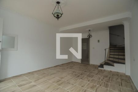 Sala de casa de condomínio à venda com 2 quartos, 100m² em Barra Funda, São Paulo