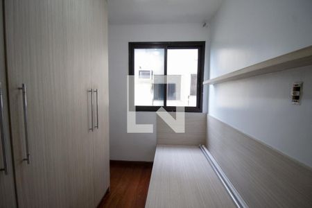 Apartamento à venda com 220m², 3 quartos e 2 vagasQuarto 