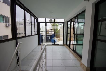 Apartamento à venda com 220m², 3 quartos e 2 vagasHall do Segundo Andar