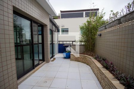 Apartamento à venda com 220m², 3 quartos e 2 vagasVaranda do Segundo Andar