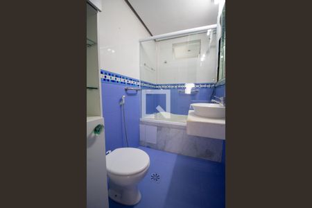 Apartamento à venda com 220m², 3 quartos e 2 vagasBanheiro da Suíte 1