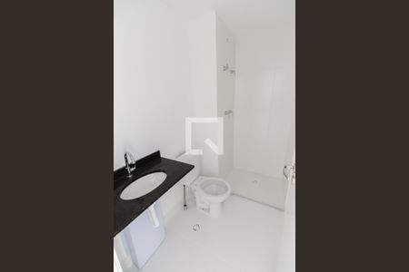 Banheiro de kitnet/studio para alugar com 1 quarto, 24m² em Perdizes, São Paulo