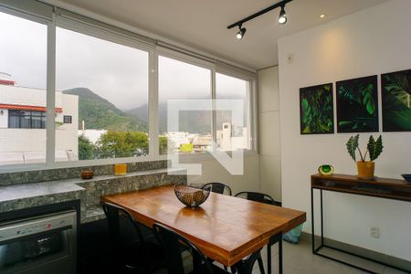 Apartamento para alugar com 247m², 3 quartos e 1 vagaCozinha e Área de Serviço