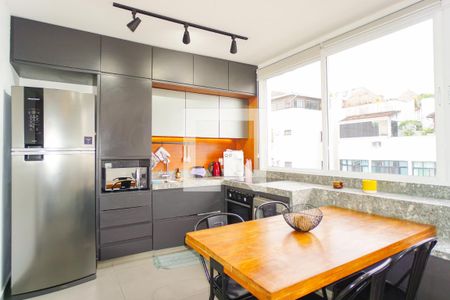 Apartamento para alugar com 247m², 3 quartos e 1 vagaCozinha e Área de Serviço