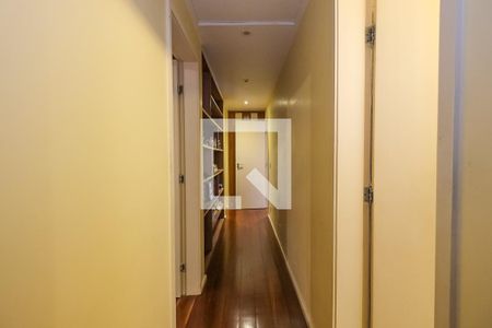 Apartamento à venda com 170m², 4 quartos e 1 vaga Apartamento à venda com 170m², 4 quartos e 1 vagaCorredor