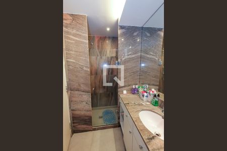 Apartamento à venda com 170m², 4 quartos e 1 vaga Apartamento à venda com 170m², 4 quartos e 1 vagaBanheiro Corredor