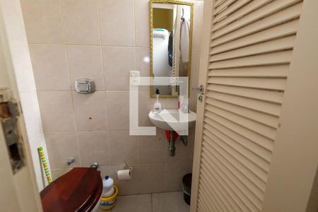 Apartamento à venda com 170m², 4 quartos e 1 vaga Apartamento à venda com 170m², 4 quartos e 1 vagaBanheiro de Serviço