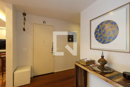 Apartamento à venda com 170m², 4 quartos e 1 vaga Apartamento à venda com 170m², 4 quartos e 1 vagaEntrada