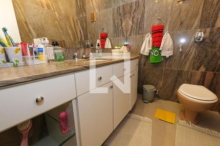 Apartamento à venda com 170m², 4 quartos e 1 vaga Apartamento à venda com 170m², 4 quartos e 1 vagaBanheiro Corredor