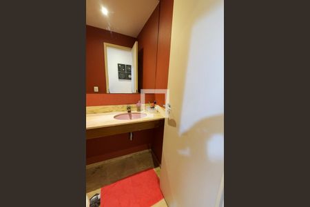 Apartamento à venda com 170m², 4 quartos e 1 vaga Apartamento à venda com 170m², 4 quartos e 1 vagaLavabo