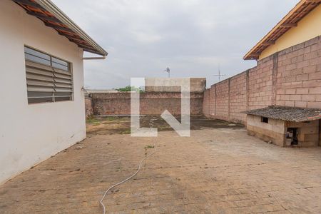 Casa à venda com 380m², 3 quartos e 2 vagasQuintal
