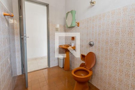 Casa à venda com 380m², 3 quartos e 2 vagasBanheiro 2