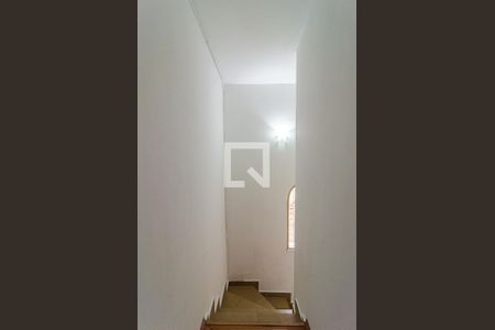 Casa à venda com 148m², 3 quartos e 2 vagas Casa à venda com 148m², 3 quartos e 2 vagasEscadas