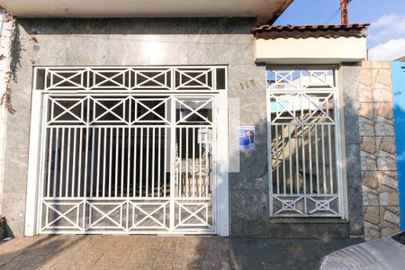 Casa à venda com 240m², 3 quartos e 3 vagasFachada