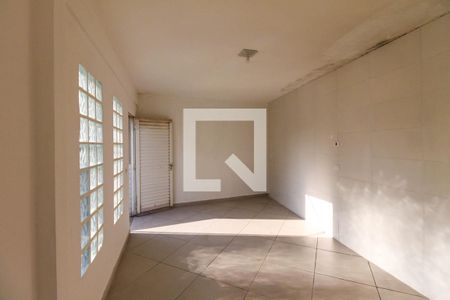 Casa à venda com 240m², 3 quartos e 3 vagasEscritório