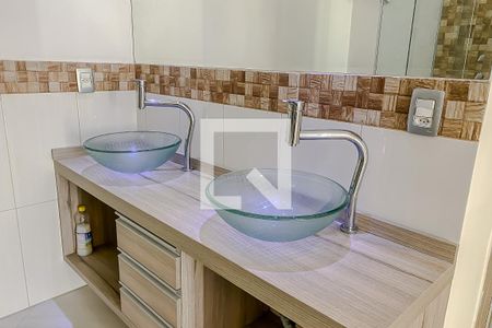 Casa para alugar com 200m², 3 quartos e 4 vagasDetalhe Banheiro da Suite