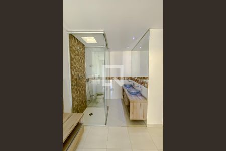 Casa para alugar com 200m², 3 quartos e 4 vagasBanheiro da Suite