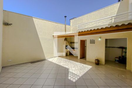 Casa para alugar com 200m², 3 quartos e 4 vagasQuintal