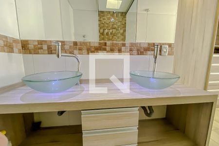 Casa para alugar com 200m², 3 quartos e 4 vagasDetalhe Banheiro da Suite